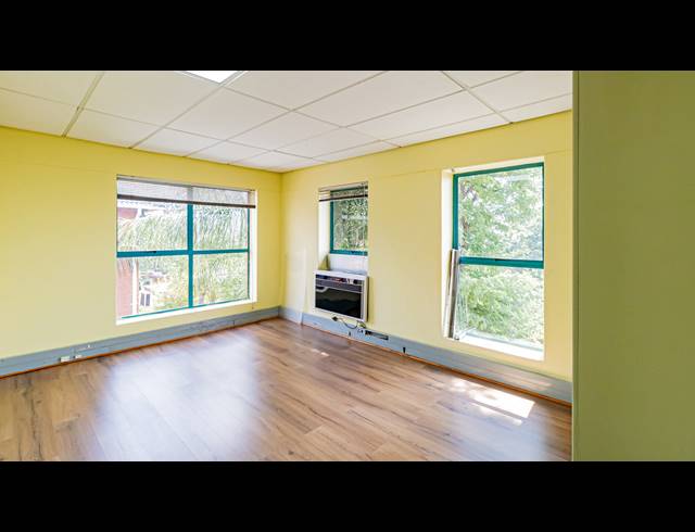 212M² OFFICE TO LET IN FERNDALE